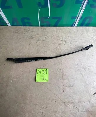 Renault Modus Front wiper blade arm 8200360823C