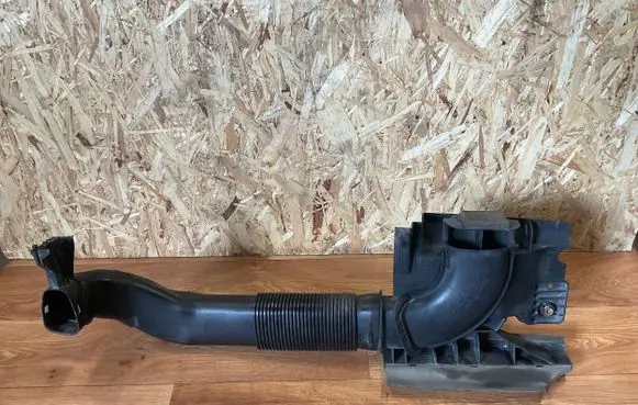Ford Mondeo MK IV Air intake duct part AG919E635AE 1061976S01