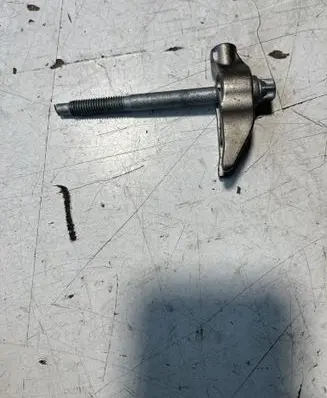 Opel Astra L Fuel Injector clamp holder 9811760780