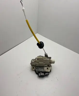 Audi A3 S3 A3 Sportback 8P Front door lock 4F2837016B