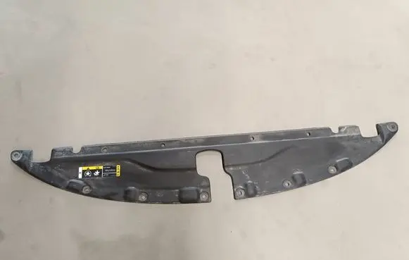 Chrysler Pacifica Engine bonnet/hood lock trim molding 68227299AA