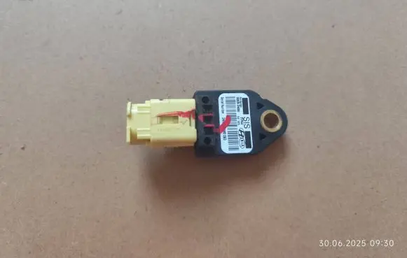 KIA Ceed Airbag deployment crash/impact sensor 959202H000 300620250930