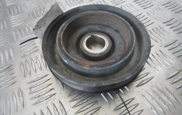 Peugeot 407 Crankshaft pulley