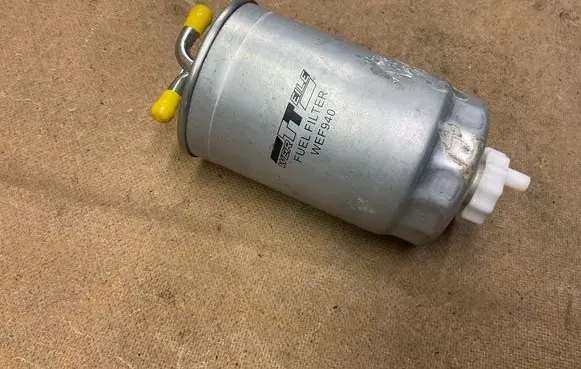 Audi A4 S4 B7 8E 8H Fuel filter WEF940