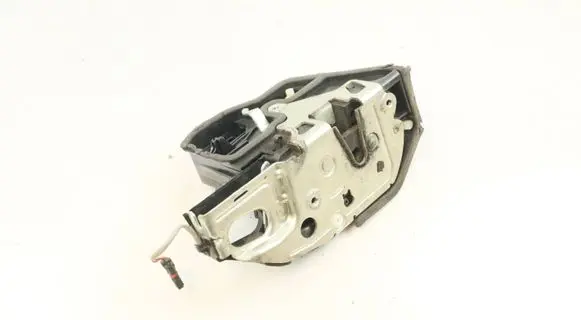 BMW X6 E71 Rear door lock 7167588 51217167588