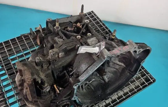 Hyundai Trajet Manual 5 speed gearbox 979897 IMPRK1453355