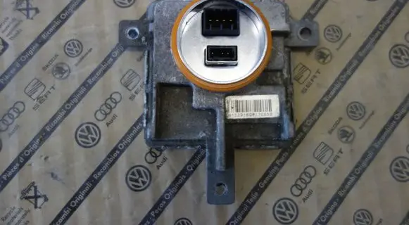 Land Rover Range Rover Evoque L538 Headlight ballast module Xenon 1036060061