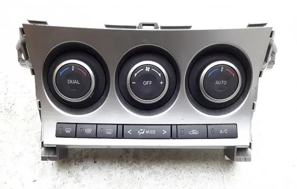 Mazda 3 II Climate control unit bbt361190m