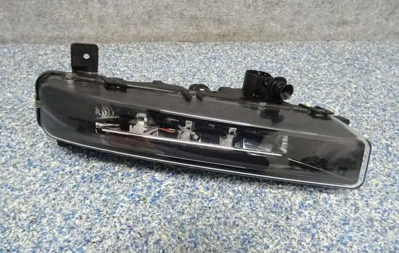 BMW 5 G30 G31 Front fog light 9477171