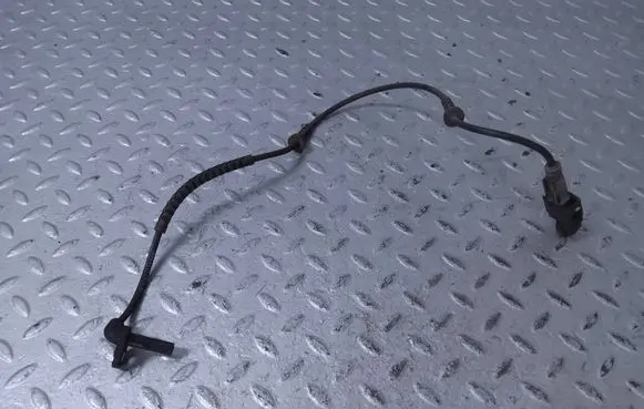 Opel Mokka B ABS brake wheel speed sensor 94544440