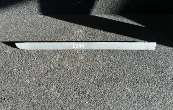 Volkswagen Touran I Dashboard glove box trim 1T1858415