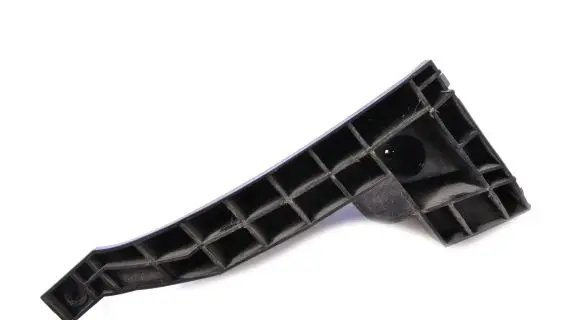Suzuki Grand Vitara II Rear bumper mounting bracket