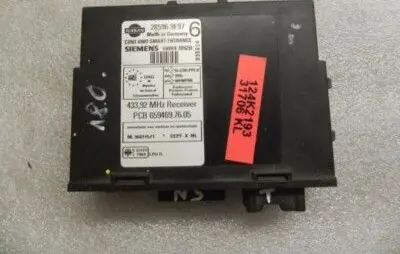 Nissan X-Trail T30 Air suspension control unit module (rear) 285969F976 5WK47852B