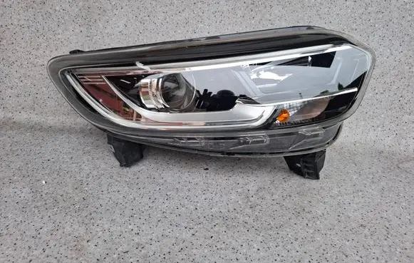 Renault Kadjar Headlight/headlamp 260107249R 01177002 0117700200044483