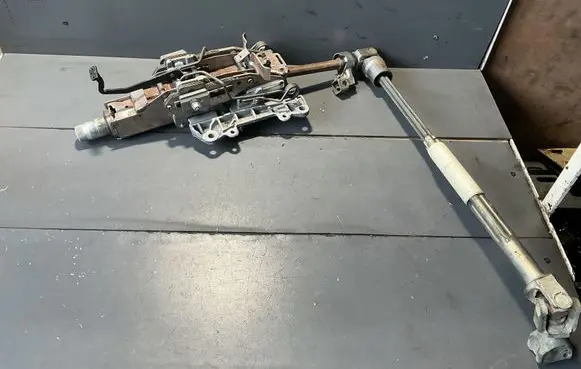 Audi Q7 4L Steering wheel axle 7L8419501N