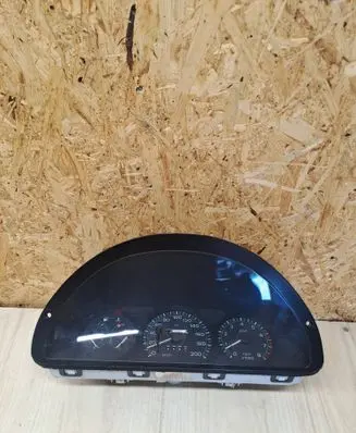 Speedometer (instrument cluster)