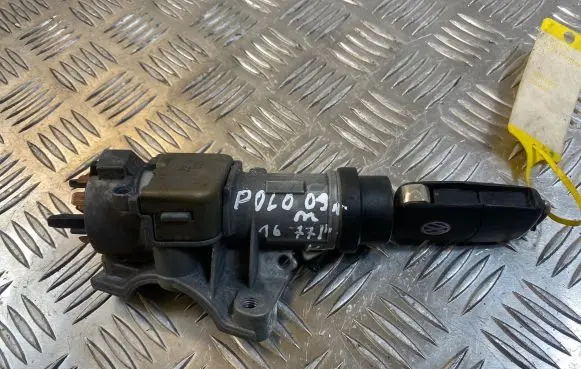 Volkswagen Polo IV 9N3 Ignition lock 4B0905851Q
