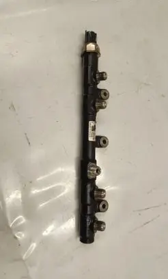 Mercedes-Benz X-class W470 Fuel main line pipe 175217543R