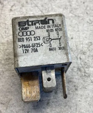 Audi A4 S4 B7 8E 8H Other relay 8e0951253
