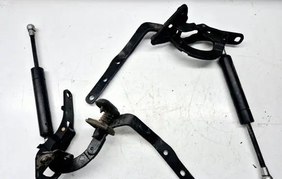 Volvo XC70 Tailgate/trunk/boot tension spring 8643038
