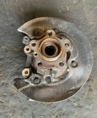 Rear wheel hub spindle/knuckle