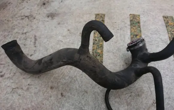 Jaguar XJ X40 Engine coolant pipe/hose