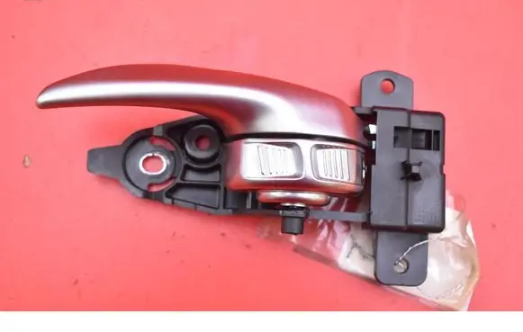 Jeep Renegade Front door interior handle C390