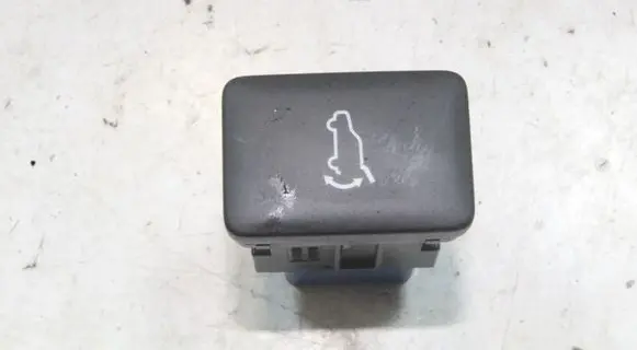 Mitsubishi Outlander Tailgate/boot open switch button 8616A08