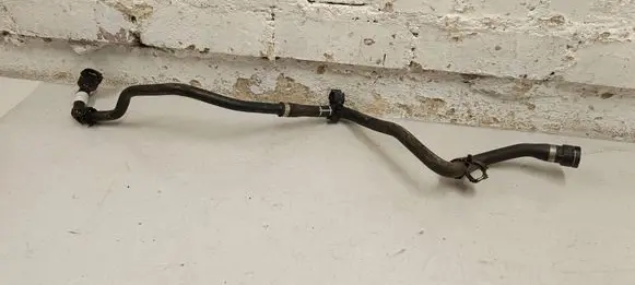 Coolant pipe/hose