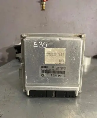 BMW 5 E39 Engine control unit/module 7785540 7789509 0281001830