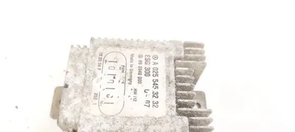 Mercedes-Benz A W168 Coolant fan relay A0255453232 898940000