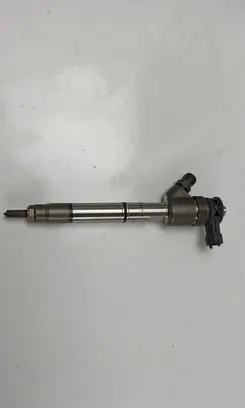 Hyundai Tucson TL Fuel injector 338002A610 0445110589