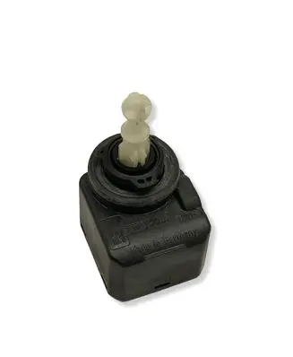 Audi A6 S6 C6 4F Headlight level adjustment motor 00883000