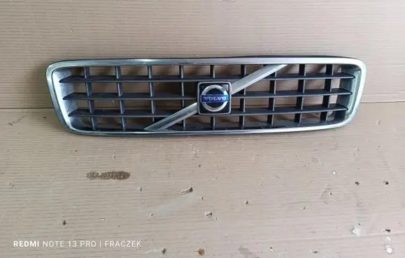 Volvo XC90 Front bumper upper radiator grill