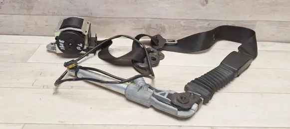 BMW 5 E60 E61 Front seatbelt 601629800D 01Z0LL0000 051102