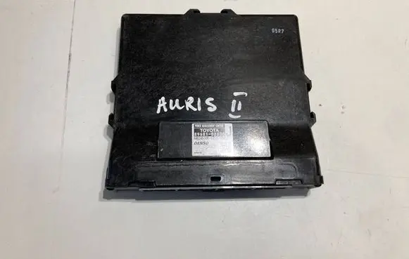 Toyota Auris E180 Battery control module 8968102030 MB2850001813