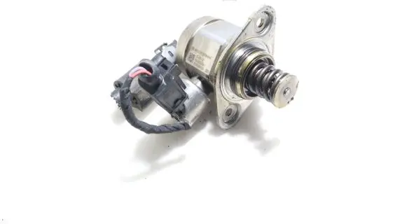 Volkswagen Golf VII Mechanical fuel pump 