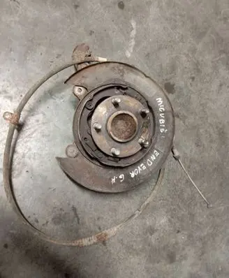 Mitsubishi Endeavor Rear wheel hub spindle/knuckle 