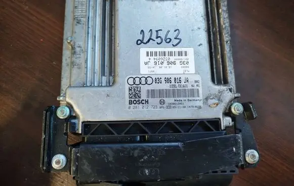 Audi A4 S4 B6 8E 8H Engine control unit/module 03g906016ja 0281012723