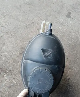 Mercedes-Benz C W204 Coolant expansion tank/reservoir A2045000549