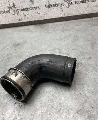 Skoda Fabia Mk2 (5J) Intercooler hose/pipe 6Q0145838J
