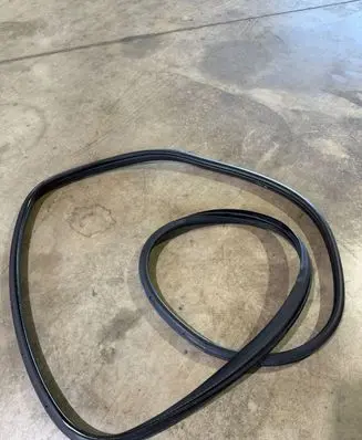 Trunk rubber seal (body)