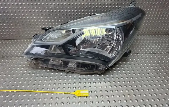 Toyota Yaris Headlight/headlamp S27730625