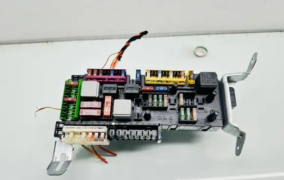 Mercedes-Benz CLS C218 X218 Fuse module