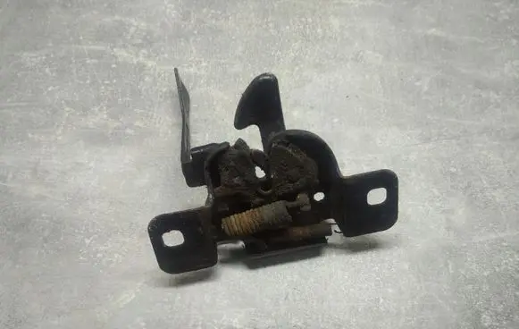 Chrysler 300 - 300C Engine bonnet/hood lock/catch