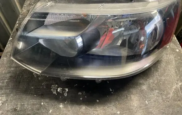 Volkswagen Transporter - Caravelle T5 Headlight/headlamp 7E1941015H 030125430100