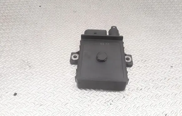Mercedes-Benz S W221 Glow plug pre-heat relay A6421532079