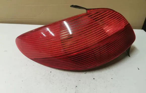 Peugeot 206 Rear/tail lights 2531G