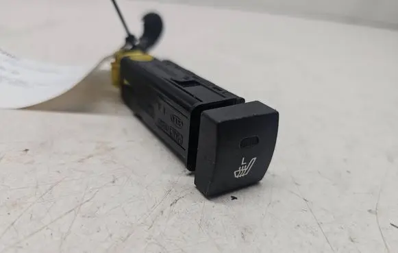 KIA Sorento Seat heating switch 202002962