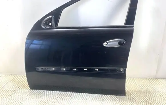 Mercedes-Benz GL X164 Front door 040